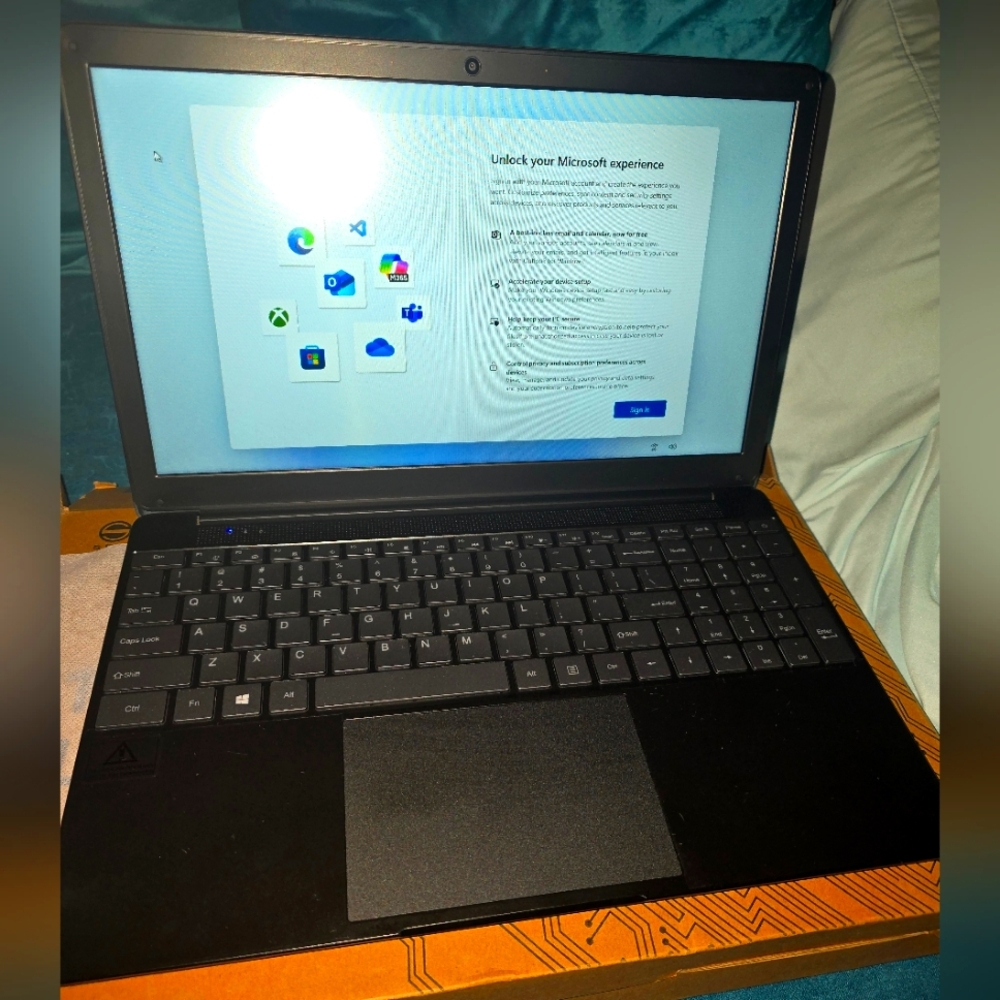 SGIN Laptops, 8GB DDR3 512GB SSD, 15.6 Inch Laptop Computer I3 Win 11